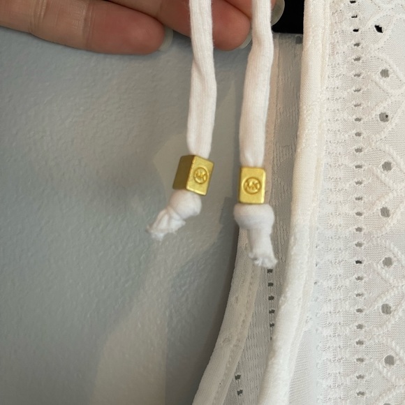 𝅺michael Kors Eyelet Peplum Sleeveless Top - Picture 5 of 11